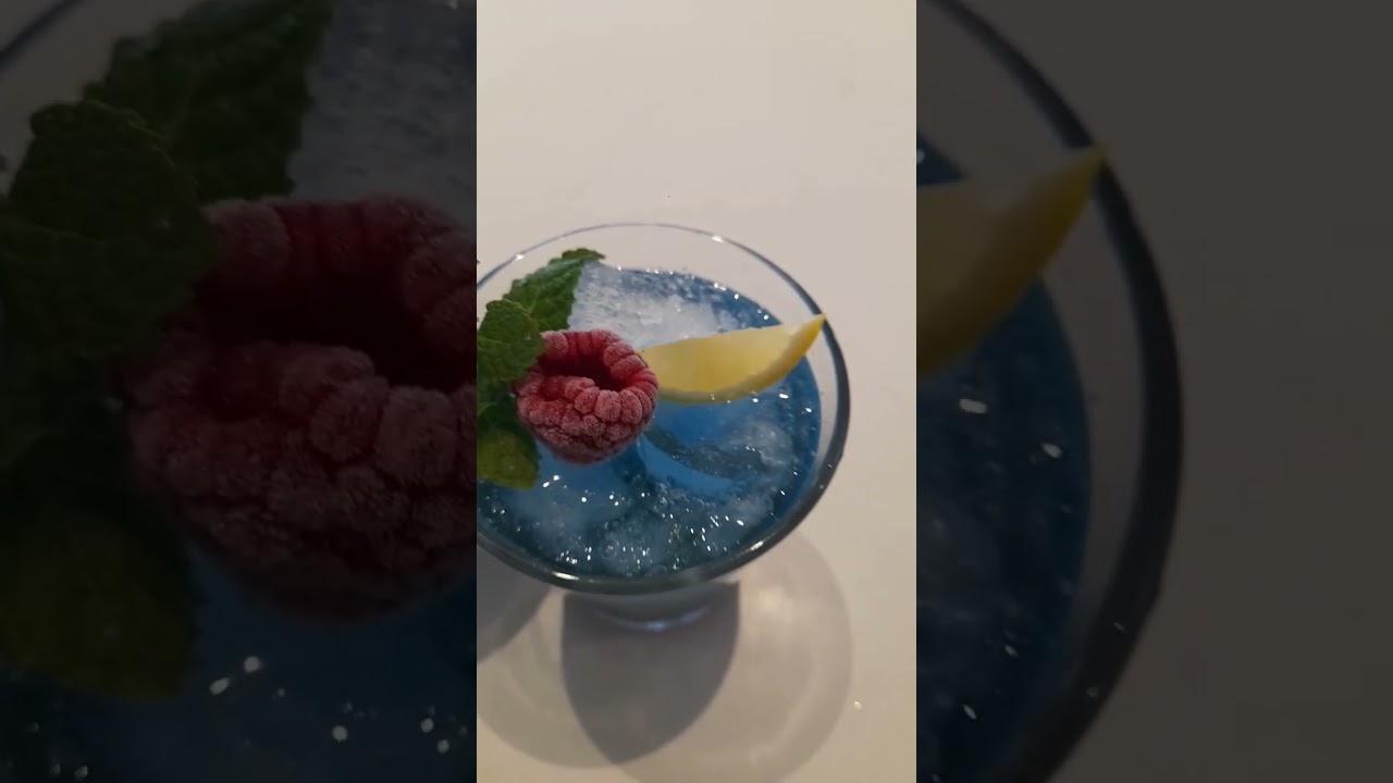 Virgin mojito ( blue curacao )🍹 Facebook / Instagram: @zack_brown_barista #cocktail #mojito #frech