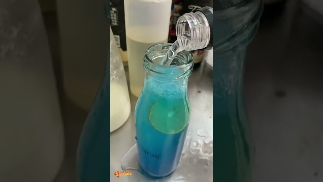 Pink Lemonade or Blue Curacao Lemonade | Mocktails | Drinks | #recipe #making #youtubeshorts #shorts