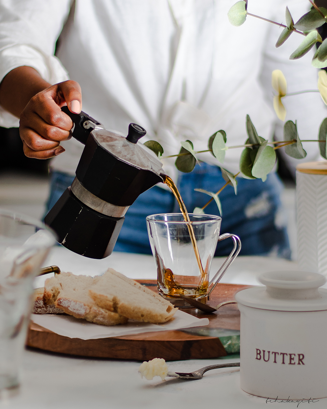 Pen, bè, kafe, Haitian buttered bread and coffee