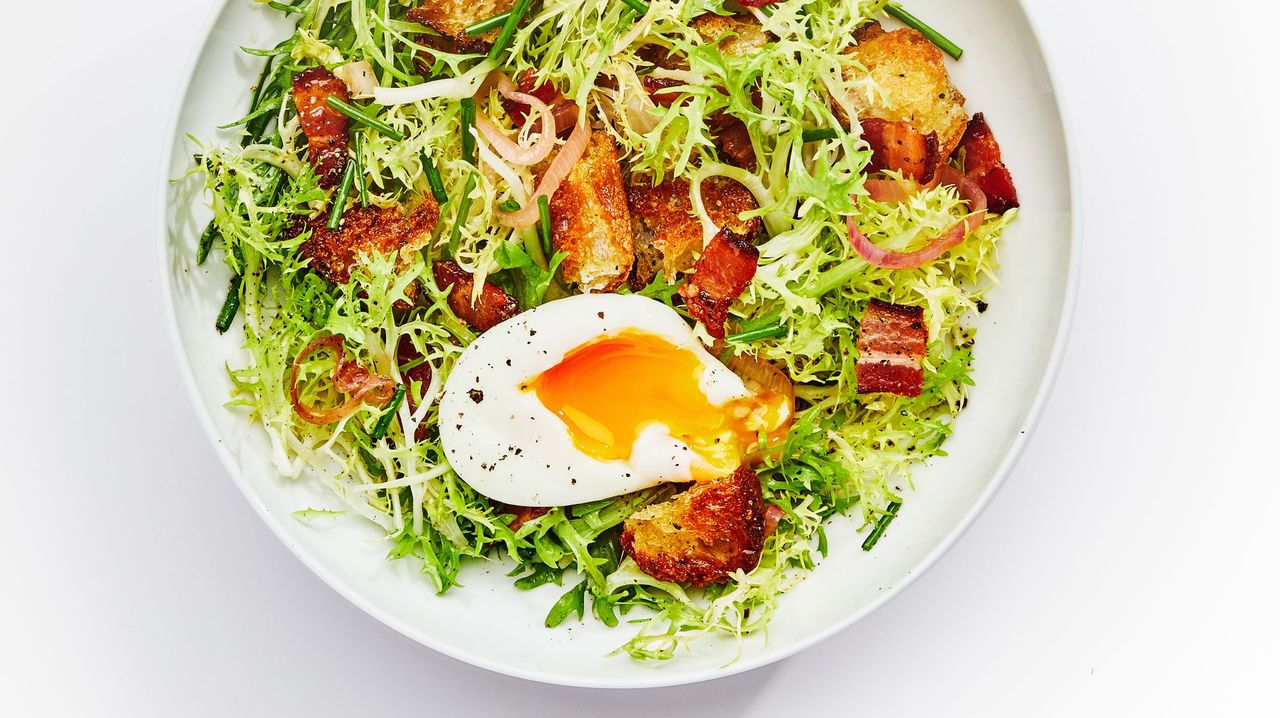 Perfect Poached Eggs (How to Poach Eggs Without Vinegar) Recipe